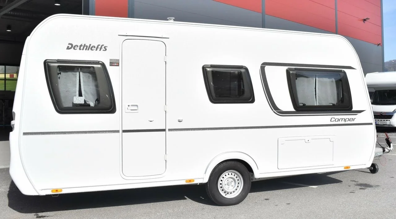 453_4625d9da-b85c-427f-82b4-c04520611a7c (1) Caravane Dethleffs Camper 460 EL 2023 – Image 1