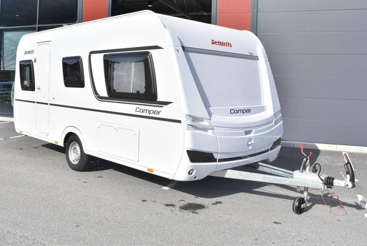 453_e429a8e2-dfe5-433c-a9d6-2b94b3fbea5b Caravane Dethleffs Camper 460 EL – Image 1